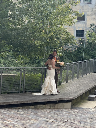 Bridal Shop «Isabel Donnelly Bridal Alterations», reviews and photos, 5145 Morningside Ln, Ellicott City, MD 21043, USA