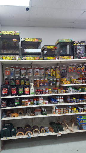 Pet Store «Inland Reef Pet Store», reviews and photos, 817 Cross Lanes Dr, Cross Lanes, WV 25313, USA