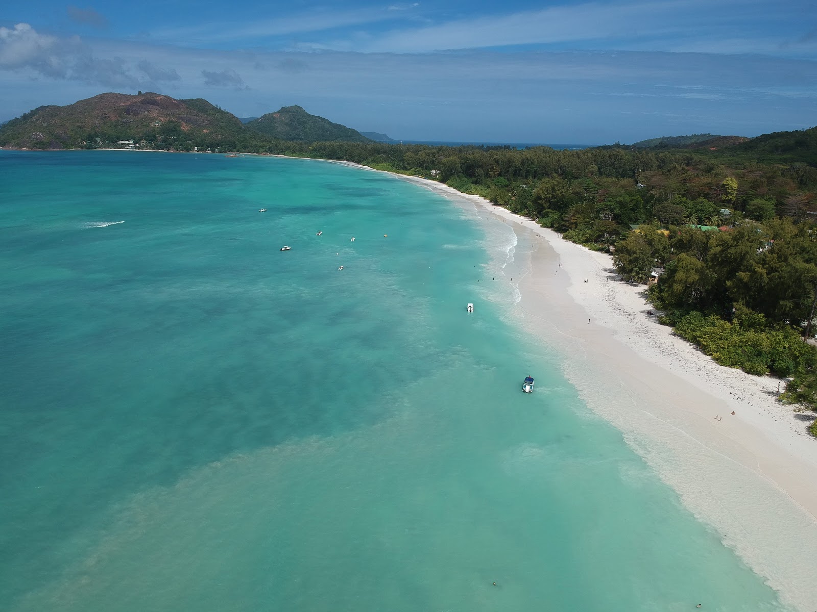 Foto af Grand Anse beach faciliteter område