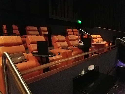 Cinemas with sofas in Seattle