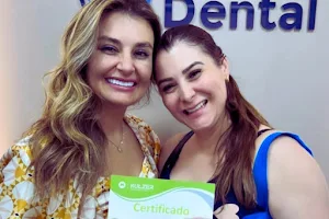 Clareamento Dental - Dra Thais Garcia - Estetica Facial em Sao Caetano do Sul image