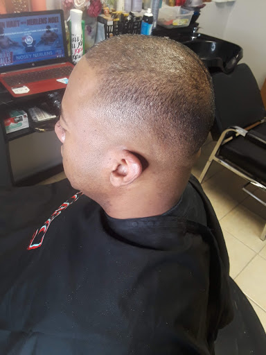 Beauty Salon «Beyond Hair Studio», reviews and photos, 107 1st St E #205, Humble, TX 77338, USA