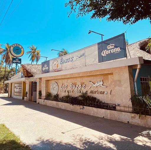 Buzos Costera - Restaurante de Mariscos en Acapulco