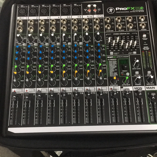 Pawn Shop «Xtreme Pawn - Lindon», reviews and photos, 720 State St, Lindon, UT 84042, USA