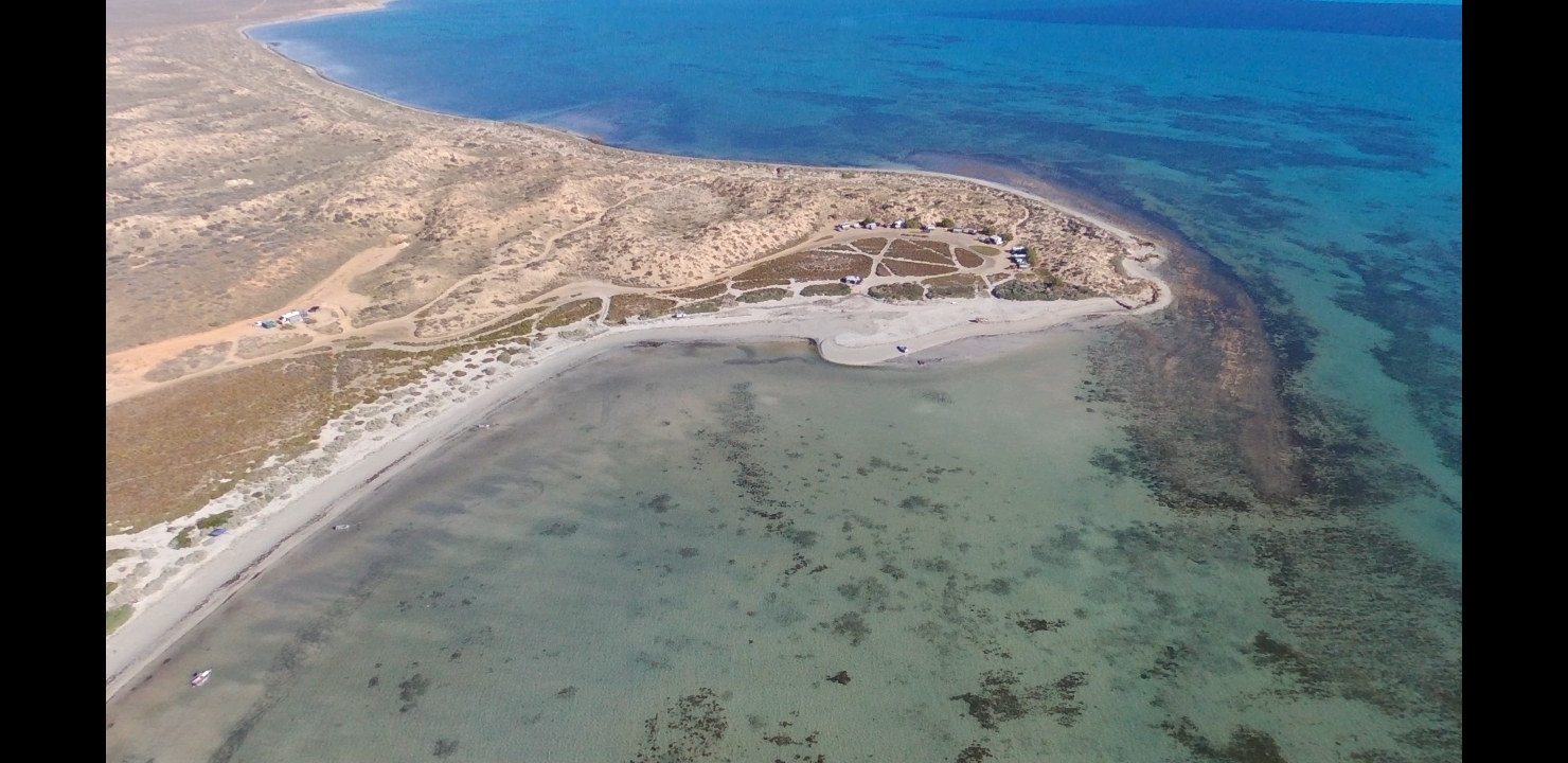 Bruboodjoo Beach'in fotoğrafı düz ve uzun ile birlikte