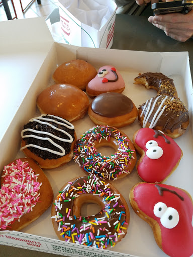 Donut Shop «Krispy Kreme», reviews and photos, 2401 Battleground Ave, Greensboro, NC 27408, USA