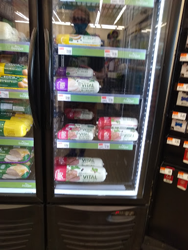 Pet Supply Store «Pet Supplies Plus», reviews and photos, 126 E Main St, Smithtown, NY 11787, USA