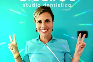 Studio Dentistico Dott. Rosas Desiree image