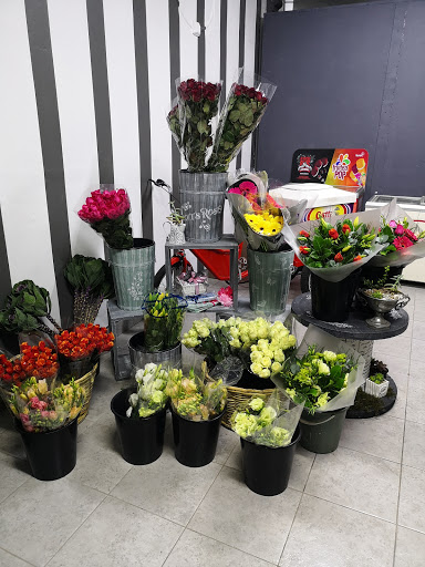 FLOWERS BY STEMS FLOWERS AND GIFTS ON LINE STORE