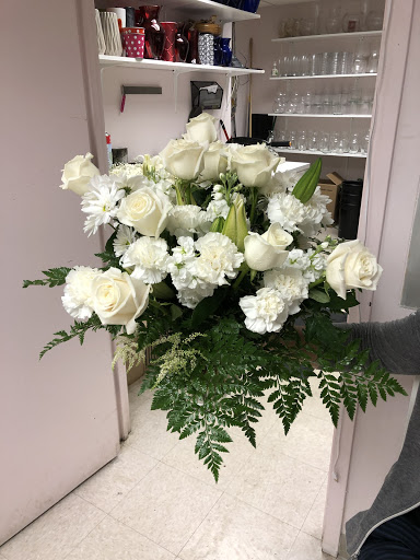 Florist «Brickell Avenue Flowers & Gifts», reviews and photos, 701 Brickell Ave, Miami, FL 33131, USA