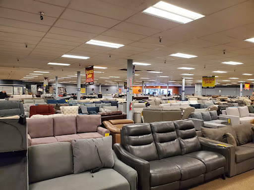 Furniture Store «Raymour & Flanigan Furniture and Mattress Clearance Center», reviews and photos, 8015 Oswego Rd, Liverpool, NY 13090, USA