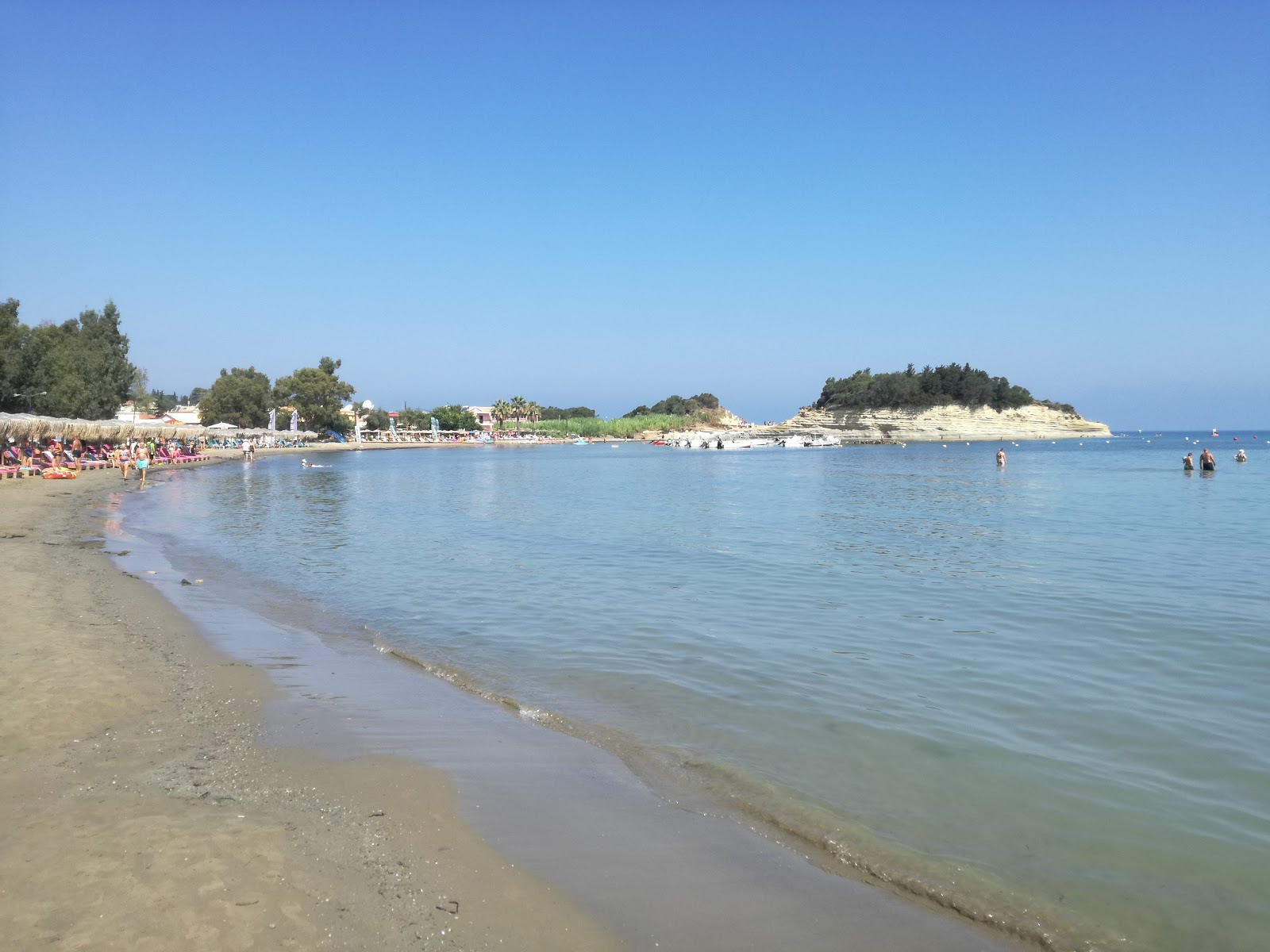 Plaj Sidari'in fotoğrafı geniş plaj ile birlikte