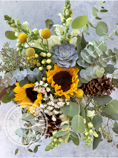 Florist «Petals & Vines», reviews and photos, 410 Main St E, Monmouth, OR 97361, USA