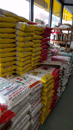 Asian Grocery Store «中西 Chinese American Mini Market», reviews and photos, 834 Park Ave, Cranston, RI 02910, USA