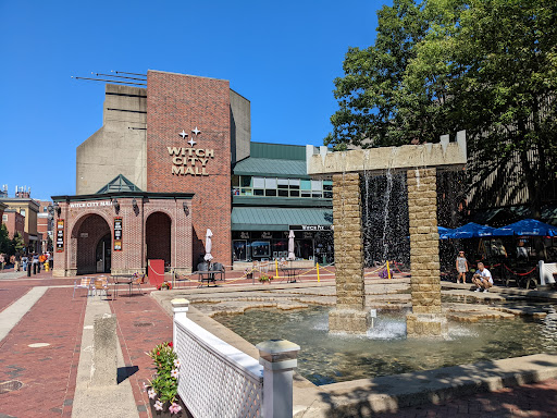 Shopping Mall «Museum Place Mall», reviews and photos, 1 Church St, Salem, MA 01970, USA
