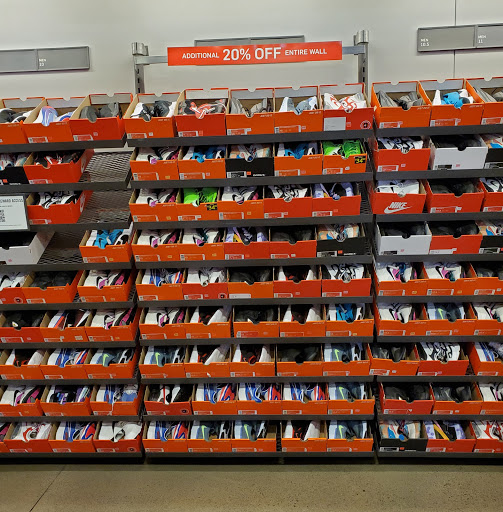 Sporting Goods Store «Nike Factory Store», reviews and photos, 1111 N Roosevelt Dr #400, Seaside, OR 97138, USA