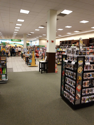 Book Store «Barnes & Noble», reviews and photos, 4015 Medina Rd, Akron, OH 44333, USA