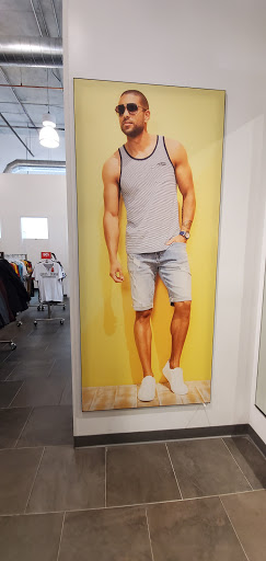 Clothing Store «GUESS Factory», reviews and photos, 3252 NE 1st Ave #100, Miami, FL 33137, USA