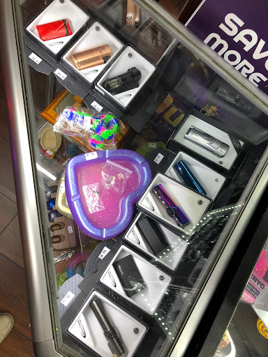 Tobacco Shop «Amsterdam Smoke Shop», reviews and photos, 5901 Warner Ave, Huntington Beach, CA 92649, USA