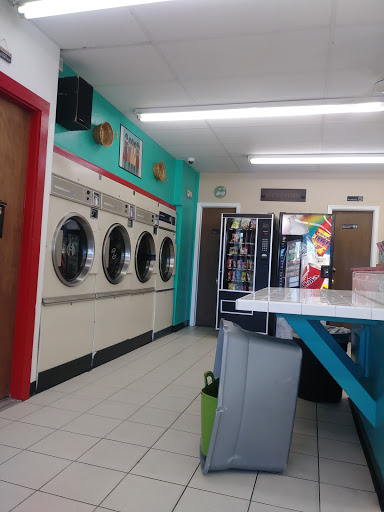 Laundromat «Town & Country Coin Laundry», reviews and photos, 2717 E Boulder St, Colorado Springs, CO 80909, USA