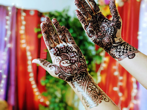 Explore unique side thigh tattoo ideas, creative tattoo ideas in Concord, available at Naseera Fazil Henna Art