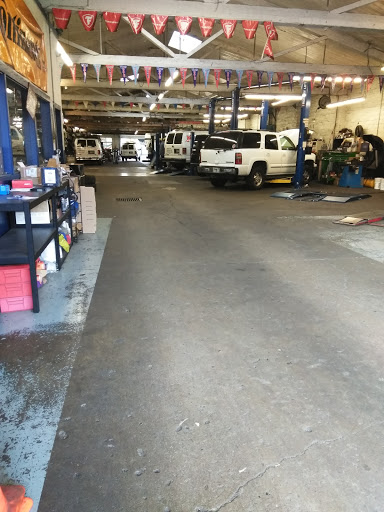 Auto Repair Shop «Affordable Tire & Brake Co.», reviews and photos, 711 SE Hawthorne Blvd, Portland, OR 97214, USA