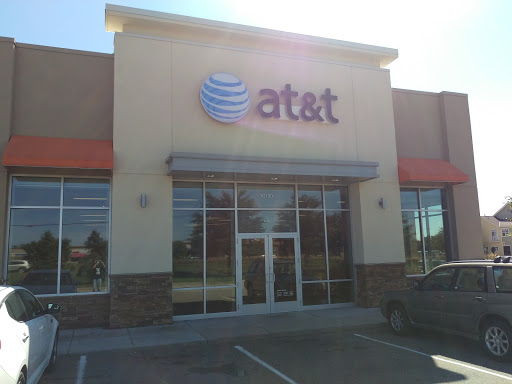 Cell Phone Store «AT&T», reviews and photos, 10100 City Walk Dr #200, Woodbury, MN 55129, USA