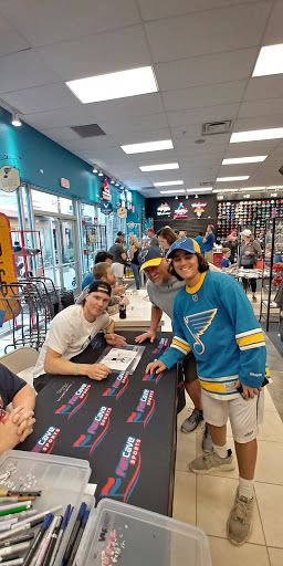 Shopping Mall «St. Louis Premium Outlets», reviews and photos, 18521 Outlet Blvd, Chesterfield, MO 63005, USA