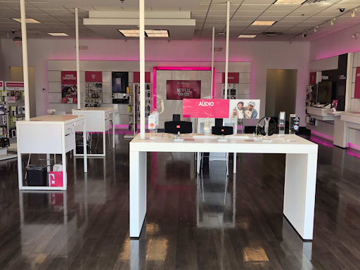Cell Phone Store «T-Mobile», reviews and photos, 21710 Valley Blvd, Walnut, CA 91789, USA