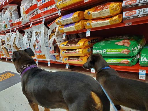 Pet Supply Store «Petco Animal Supplies», reviews and photos, 364 Randall Rd, South Elgin, IL 60177, USA