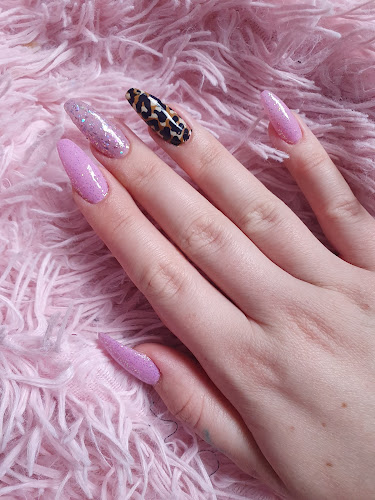 Reviews of Saigon Nails in Worthing - Beauty salon