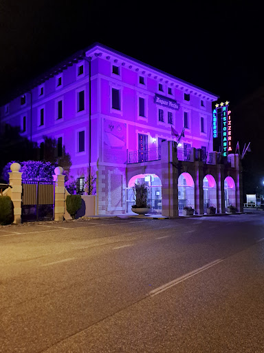 Dogana Vecchia - Hotel & Residence B&B Ristorante & Pizzeria in Trivignano Udinese, Provincia di Udine