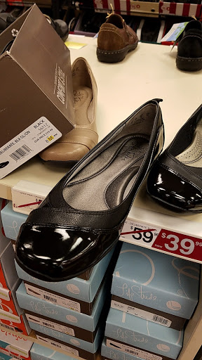 Shoe Store «Famous Footwear», reviews and photos, 1445 Dallas Hwy, Waxahachie, TX 75165, USA