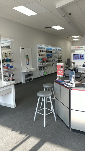 Cell Phone Store «GoWireless Verizon Authorized Retailer», reviews and photos, 1714 Hill Rd N, Pickerington, OH 43147, USA