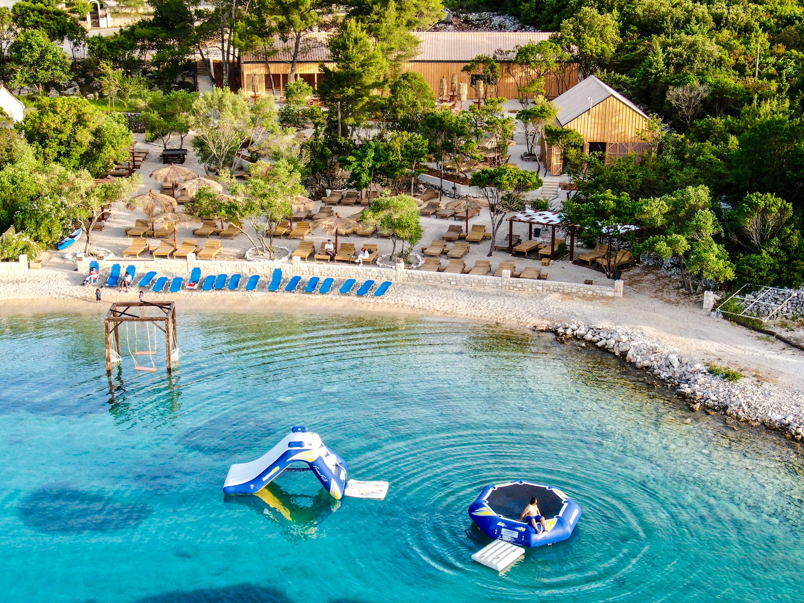 Foto av Zrnovo II beach med turkos rent vatten yta