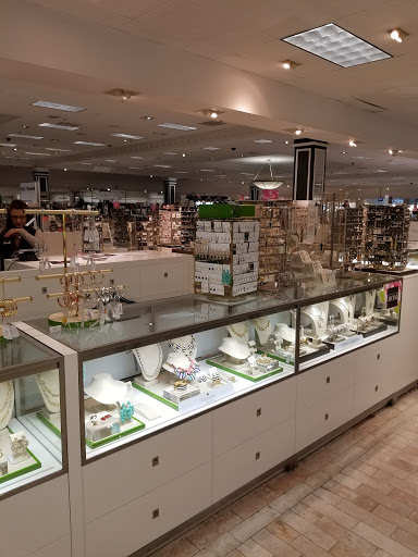 Department Store «Lord & Taylor», reviews and photos, 760 Boylston St, Boston, MA 02199, USA