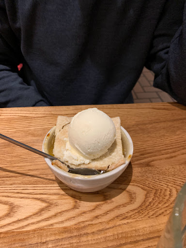 American Restaurant «Cracker Barrel Old Country Store», reviews and photos, 825 Marketplace Blvd, Hamilton Township, NJ 08691, USA