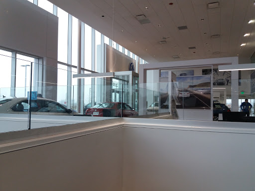 Volkswagen Dealer «Elgin Volkswagen», reviews and photos, 2630 Auto Mall Dr, Elgin, IL 60124, USA