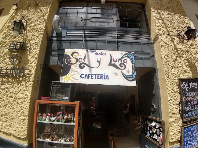 Sol Y Luna Cafetería y Tienda Mágica - Riobamba