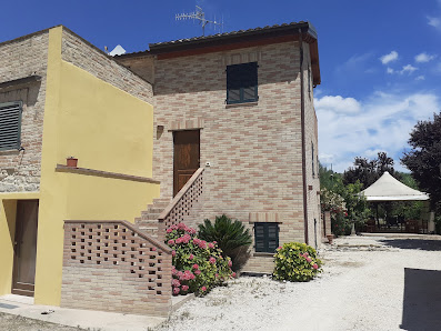 B&B Da Fiorò Villa Santi, 39, 63061 Massignano AP, Italia