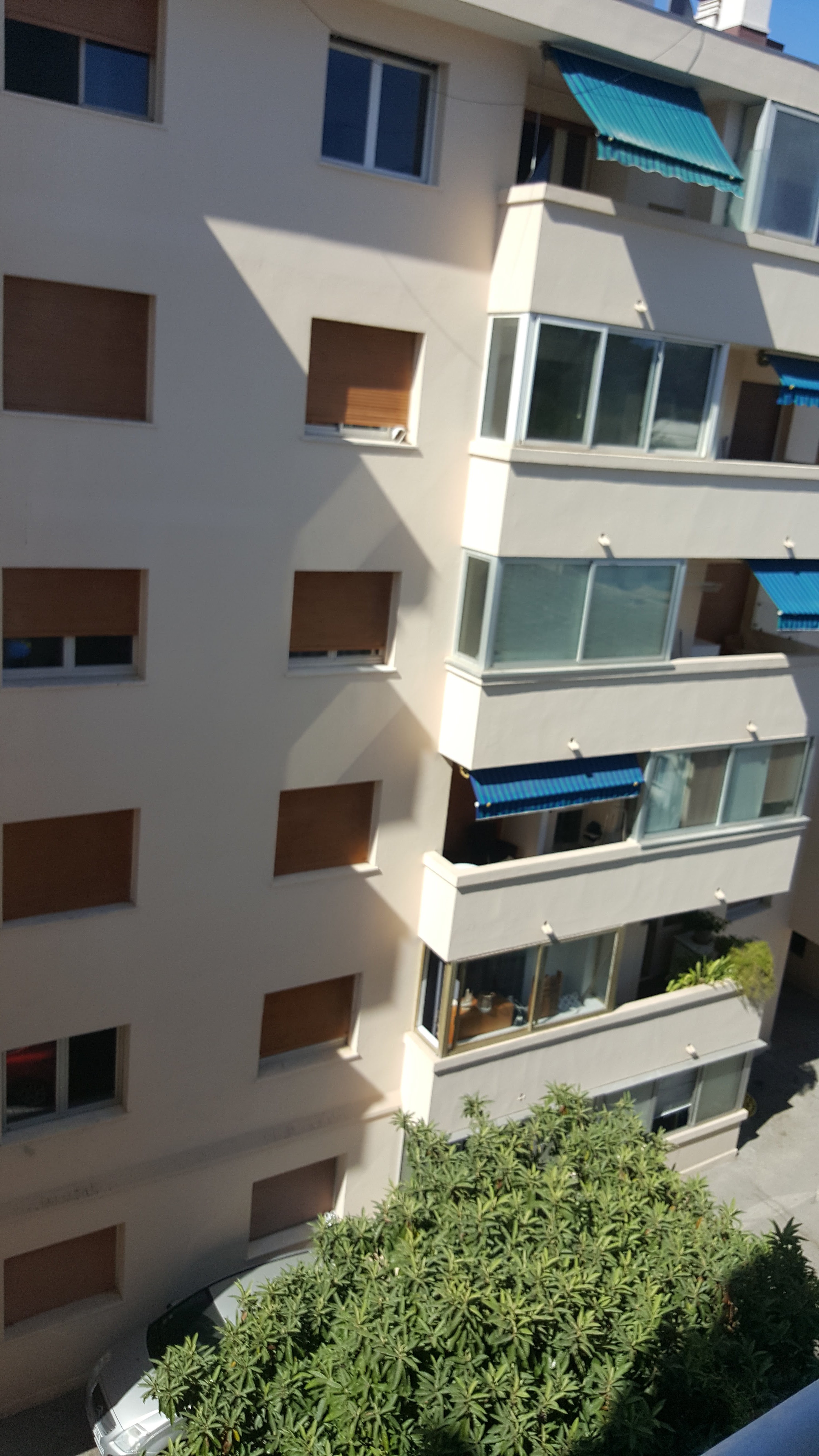 Photo n° 49 de l'avis de Raffles.u fait le 14/08/2017 à 14:06