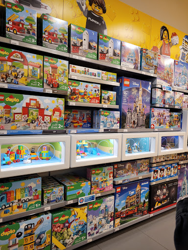 The LEGO® Store Fairview Pointe Claire