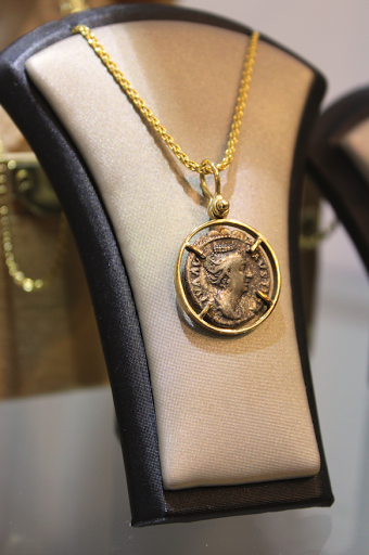 Coin Dealer «Kentuckiana Coin and Jewelry», reviews and photos, 1305 Veterans Pkwy Suite 600, Clarksville, IN 47129, USA