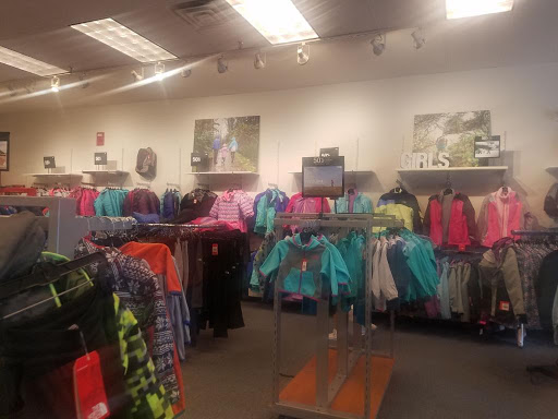 Clothing Store «The North Face Outlet», reviews and photos, 5 Bow St, Freeport, ME 04032, USA