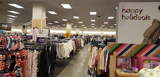 Department Store «Nordstrom Rack Burbank Empire Center», reviews and photos, 1601 N Victory Pl, Burbank, CA 91502, USA