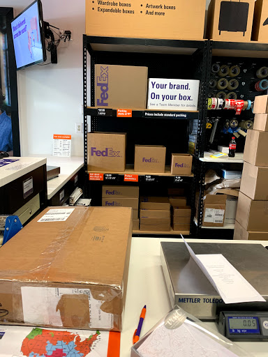 Print Shop «FedEx Office Print & Ship Center», reviews and photos, 240 N Denton Tap Rd #470, Coppell, TX 75019, USA