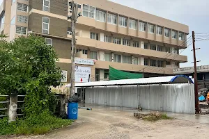 Tha Rong Chang Hospital image