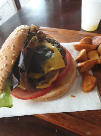 Plats et boissons du Restaurant de hamburgers Quebec Burger à Cluny - n°10