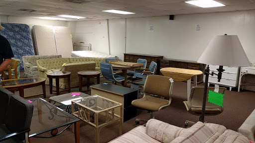 Thrift Store «Salvation Army Thrift Store», reviews and photos, 120 NW 10th St, Ocala, FL 34475, USA