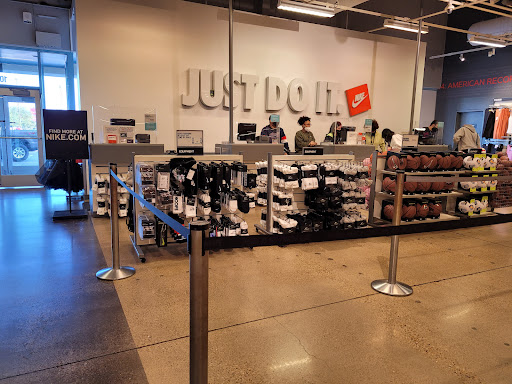 Clothing Store «Nike Factory Store», reviews and photos, 301 Tanger Dr #101, Terrell, TX 75160, USA